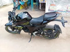 Suzuki Gixxer Dual Disc Dual Tone